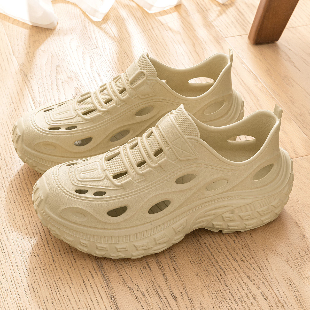 Men's Summer Clogs for Outdoor - огляд і ціна Men Accessories For Beach